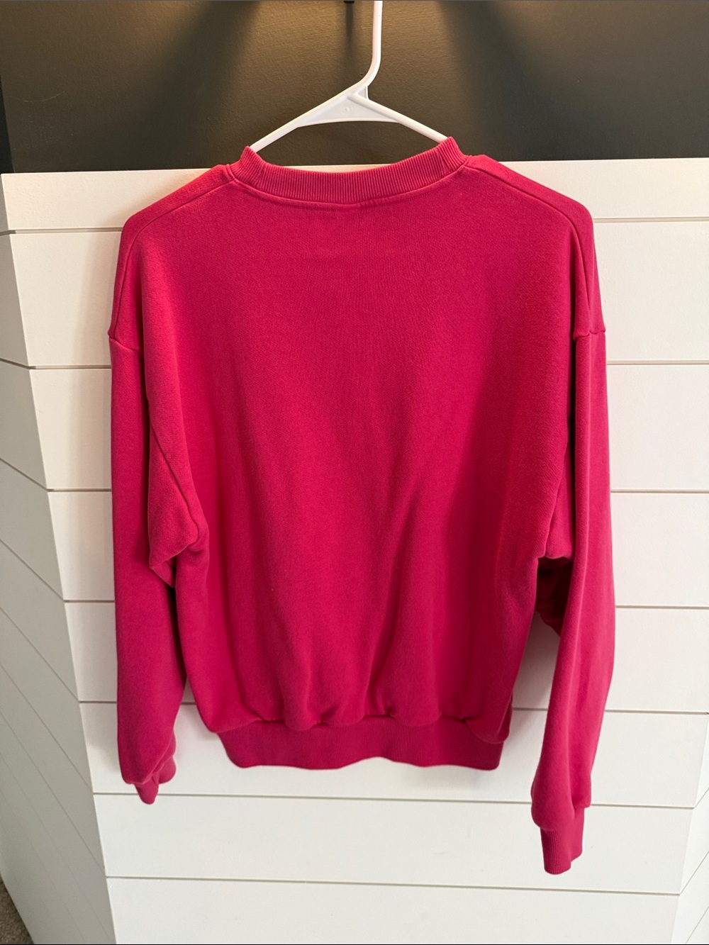ALO Yoga Crewneck Sweatshirt in Hot Pink - Picture 3 of 3